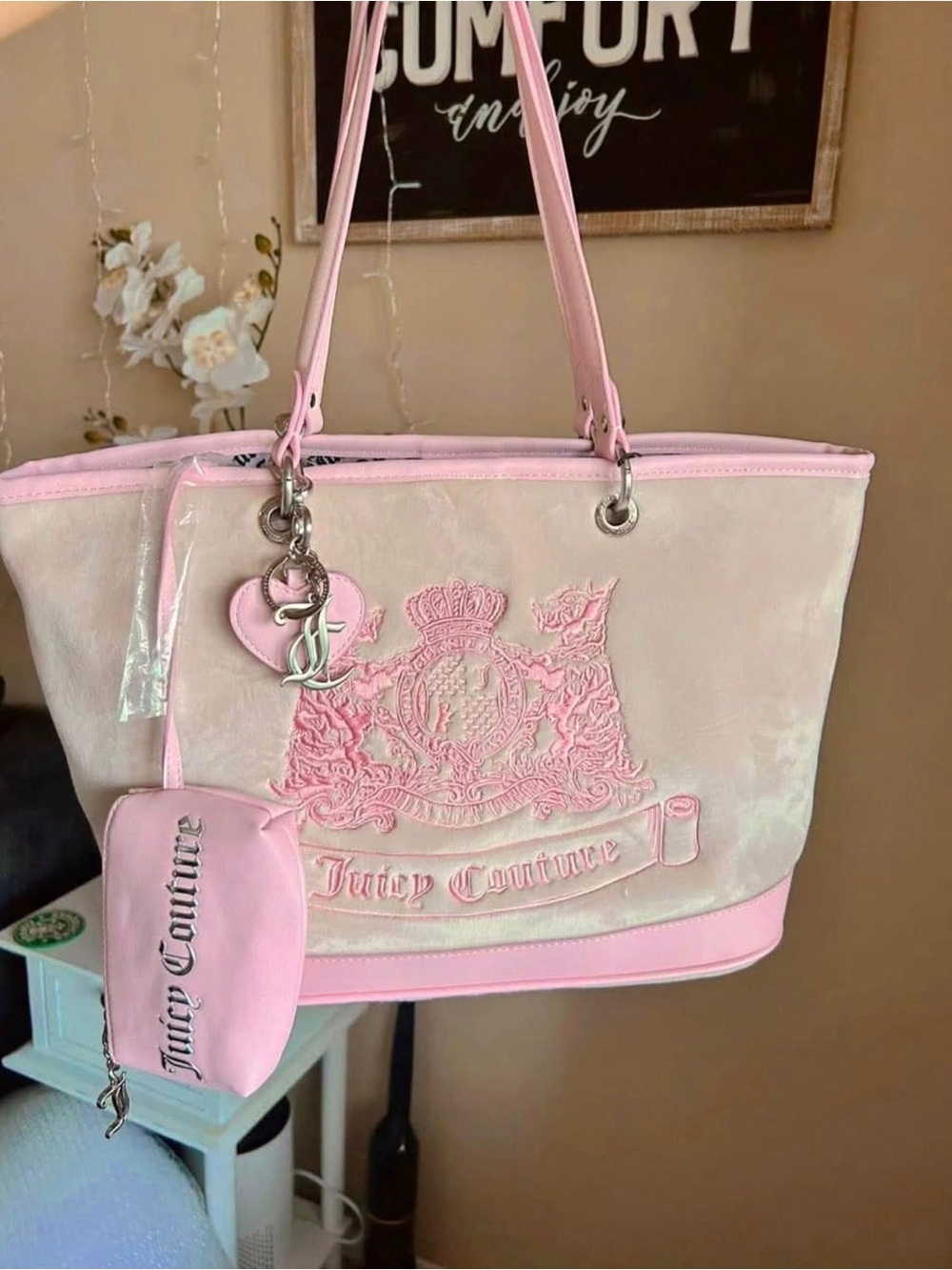 Juicy couture UK exclusive pink and cream tote bag scotty detail